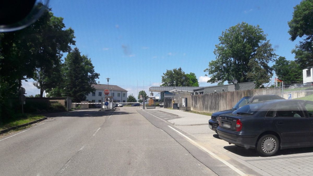 Friedensbewegung hält an der Umbenennung der Speidel-Kaserne in Bruchsal fest