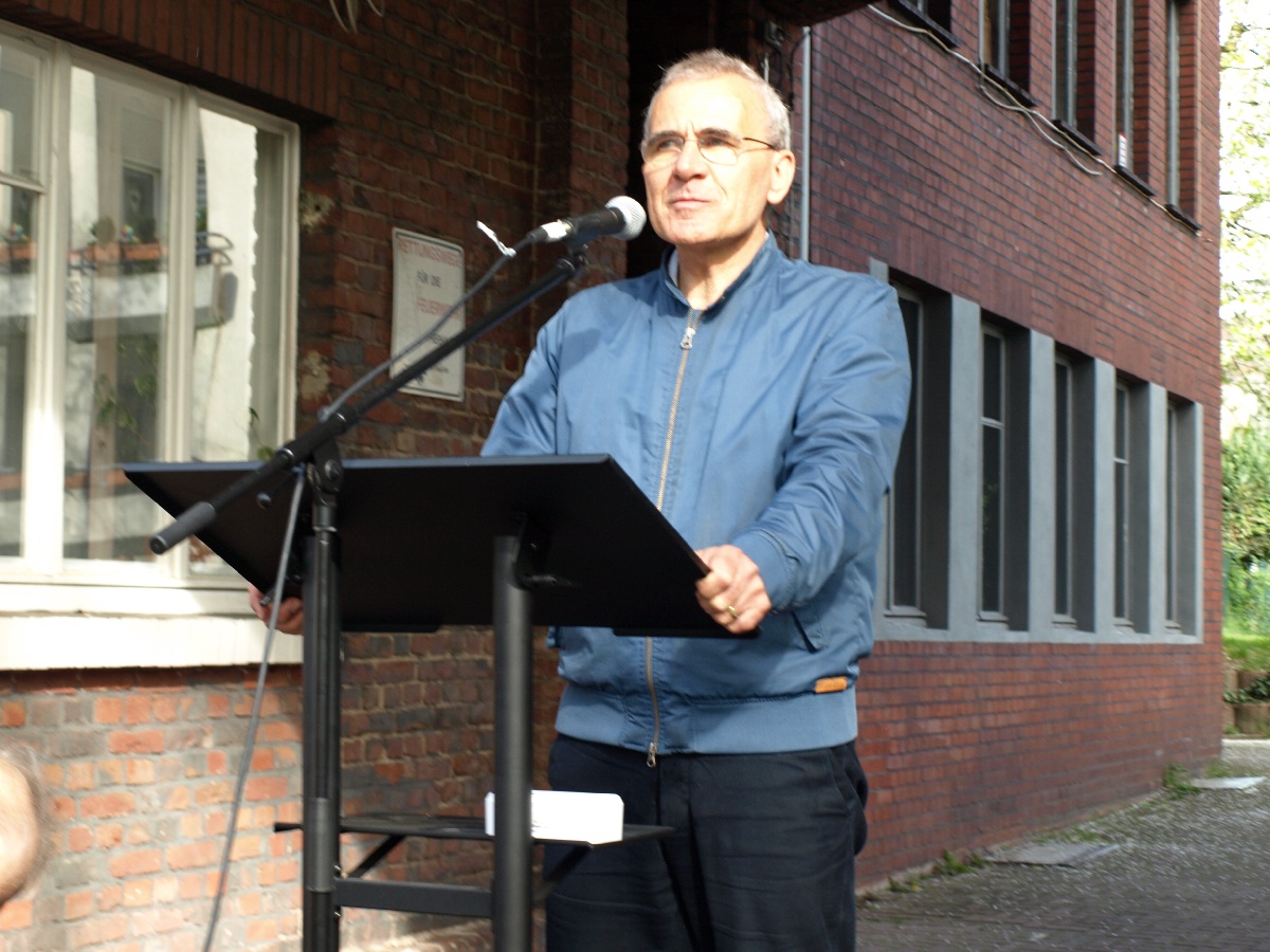 Ostermarschrede von Clemens Ronnefeldt in Bochum am 31.3.2024 Medien im Krieg